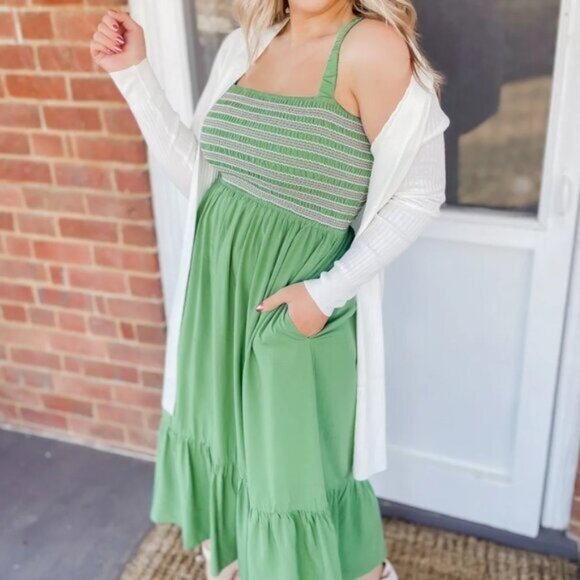 Pretty Green Midi Dress Size Small Like New Vici Collection Ruched Maxi Dress - Picture 1 of 10